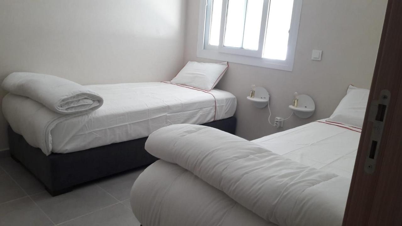 Appart. Luxueux Avec Piscine, Cosy, Bien Situe Bouznika Exterior photo