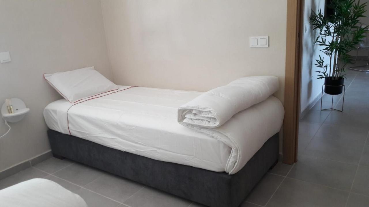 Appart. Luxueux Avec Piscine, Cosy, Bien Situe Bouznika Exterior photo