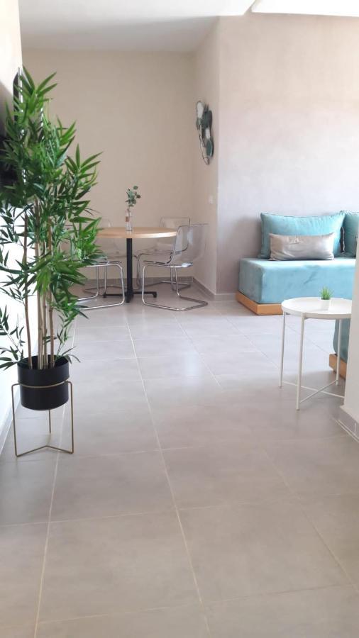 Appart. Luxueux Avec Piscine, Cosy, Bien Situe Bouznika Exterior photo