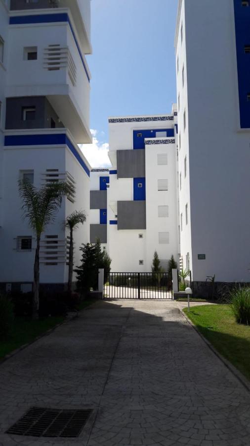Appart. Luxueux Avec Piscine, Cosy, Bien Situe Bouznika Exterior photo